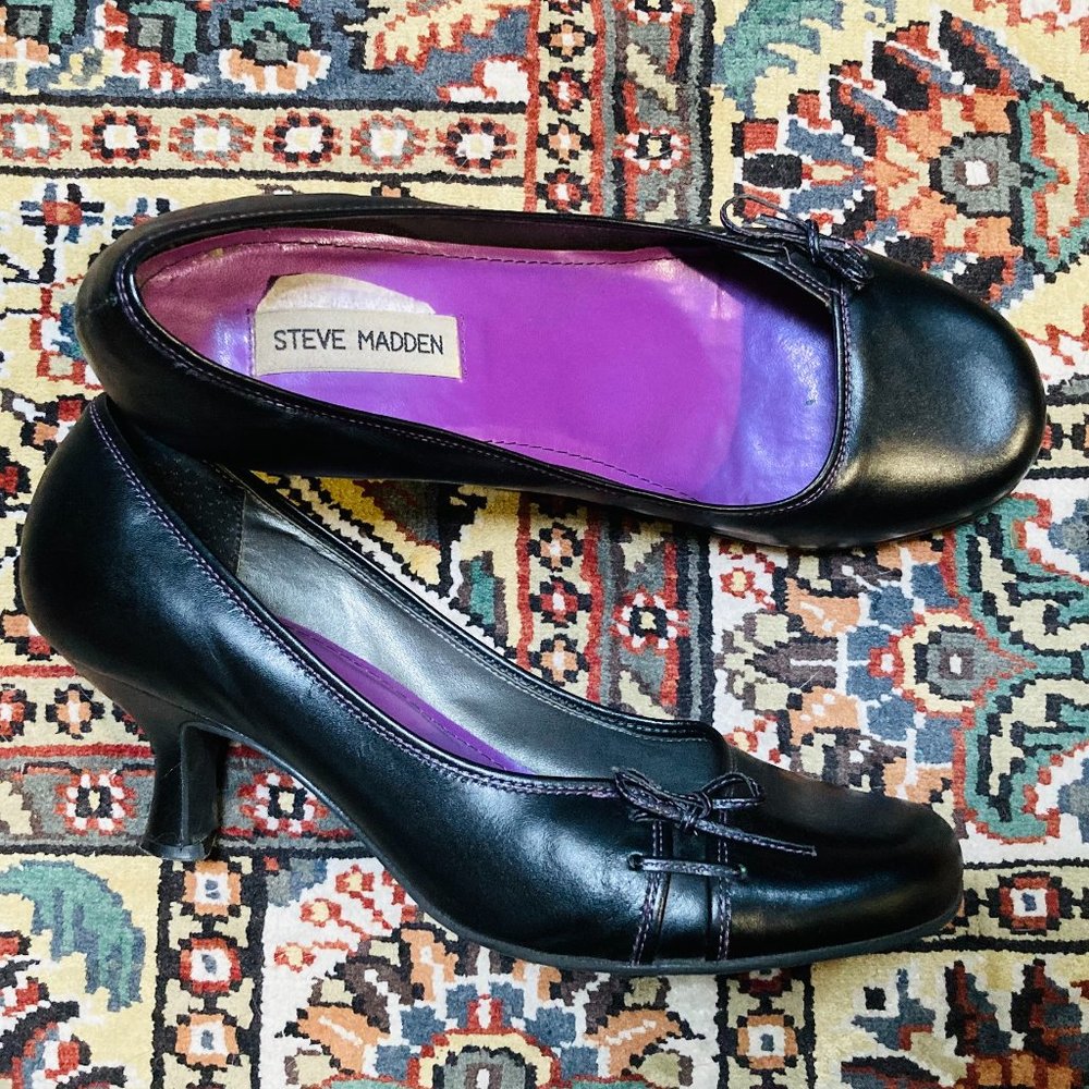 Steve Madden black heels fits wide foot